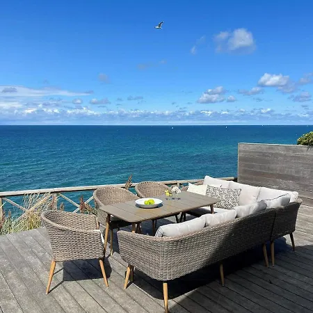 Cosy With Magical Views Near